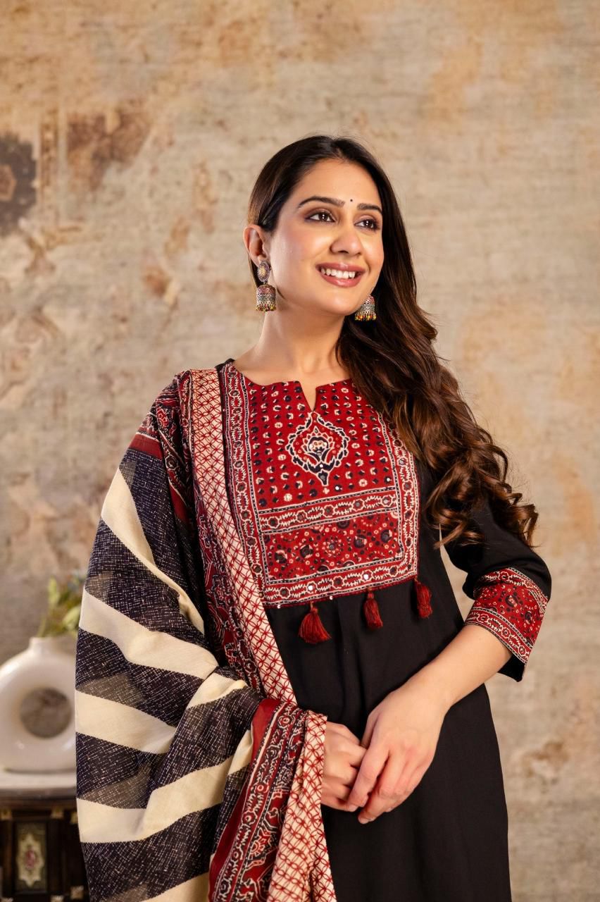 Siyahi – Black & Red Yoke Suit Set