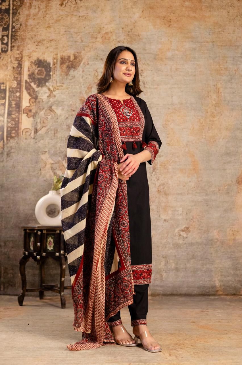 Siyahi – Black & Red Yoke Suit Set