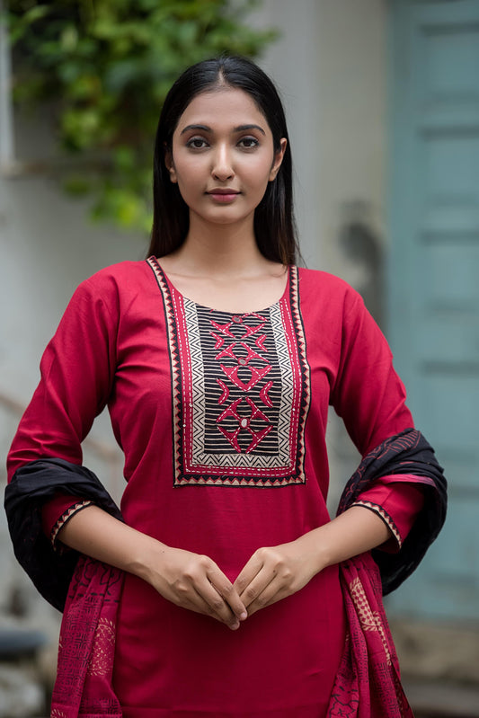 Zohra – Maroon Cotton Straight Suit with Embroidered Neck & Black Contrast Dupatta