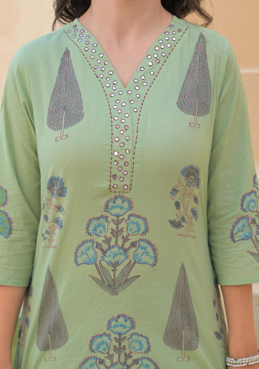Gul-e-Sukoon - Serene Green Floral Cotton Suit