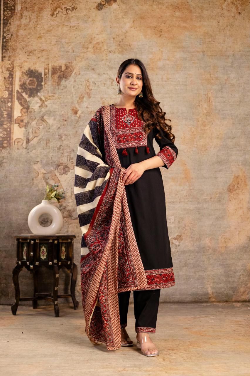 Siyahi – Black & Red Yoke Suit Set