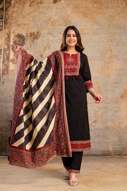 Siyahi – Black & Red Yoke Suit Set