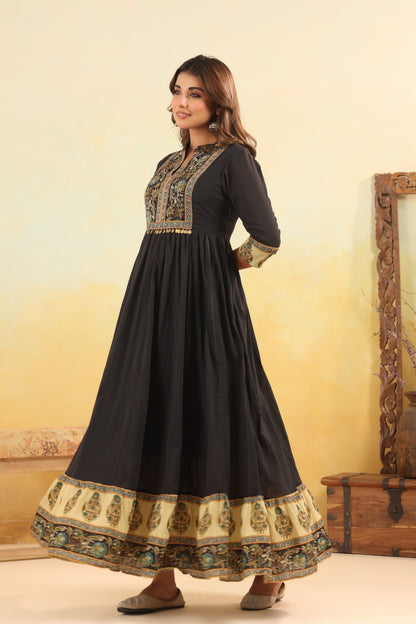 Siyaah – Black Floor-Length One Piece Dress with Beige Neck & Hem | Anarkali-Style Gown