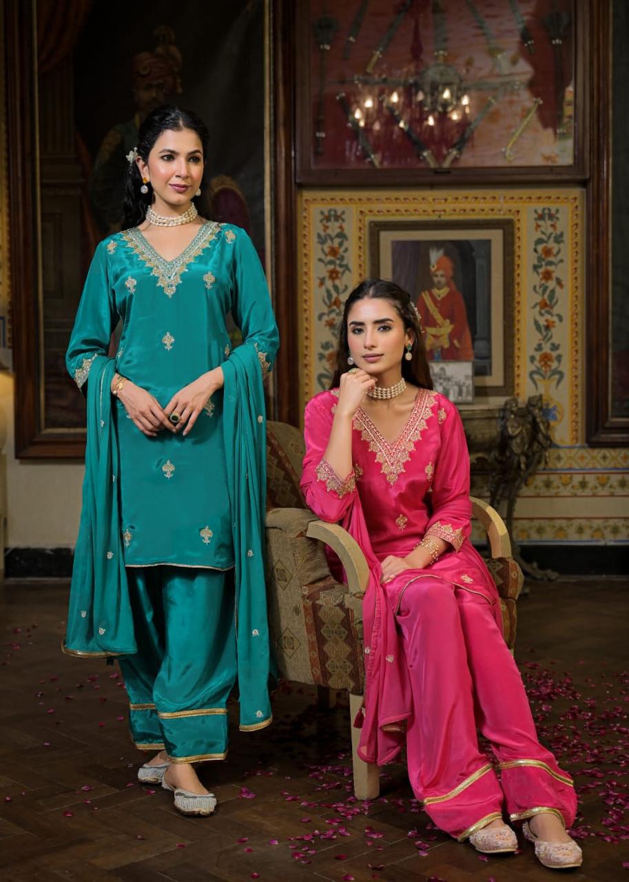 Shaista – Green Crepe Suit with Farsi Salwar & Embroidered Neckline | Designer Ethnic Wear