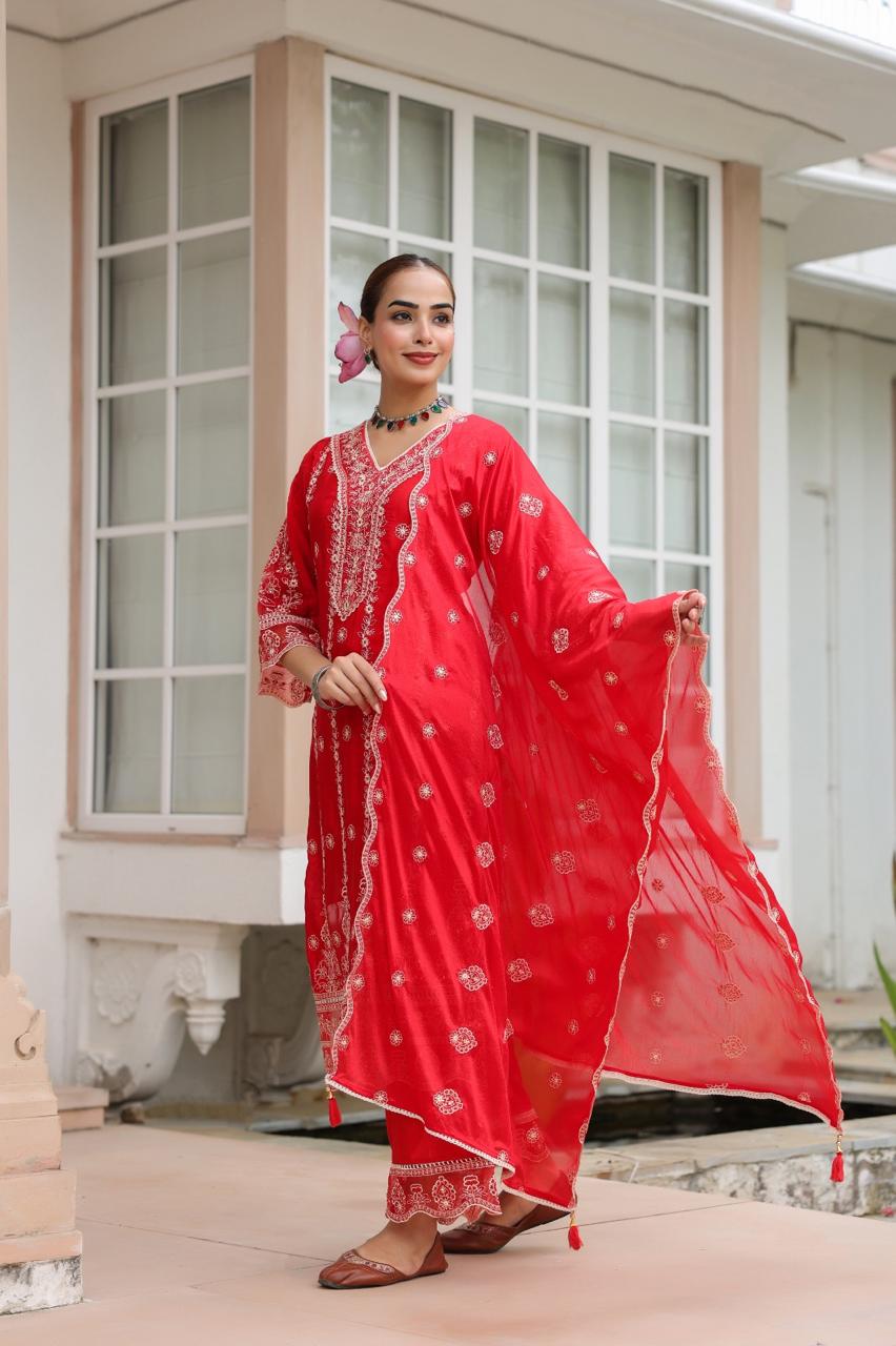 Tavajjoh – Red Crepe Suit with Embroidered Dupatta & Palazzo | Festive Red Outfit