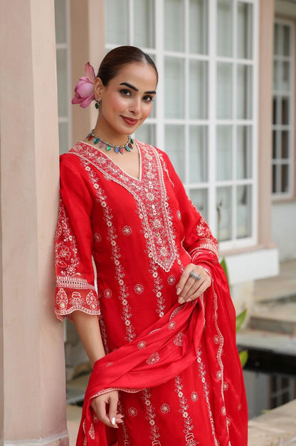 Tavajjoh – Red Crepe Suit with Embroidered Dupatta & Palazzo | Festive Red Outfit