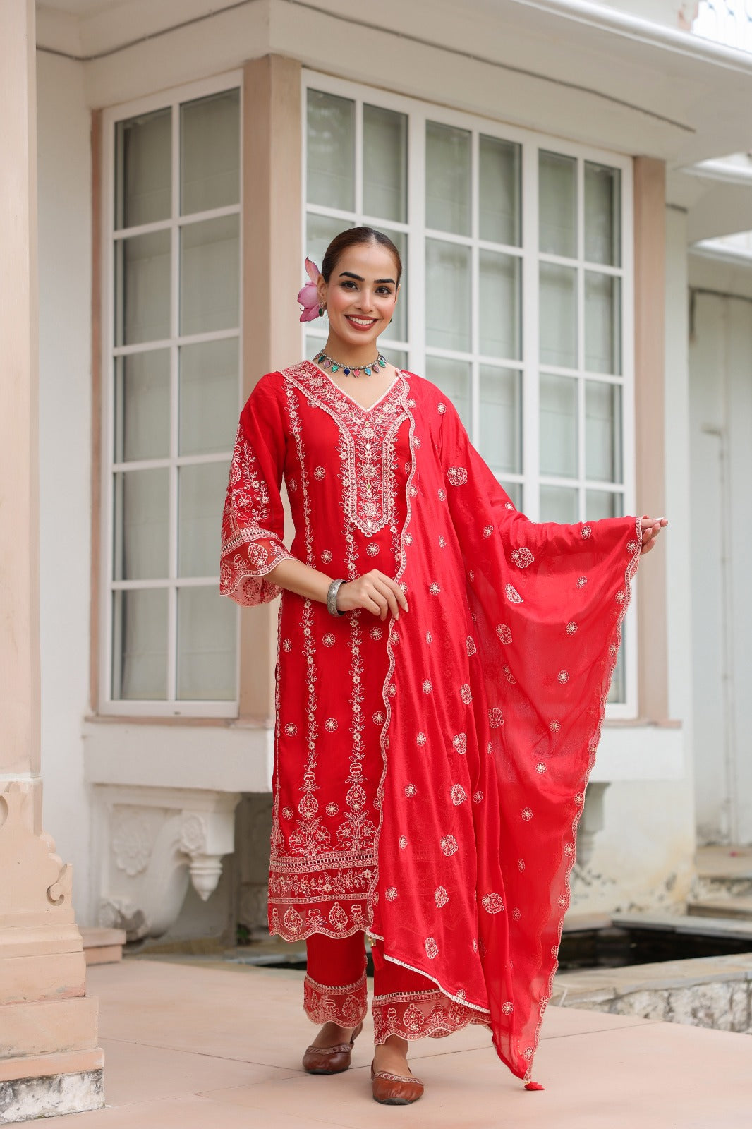 Tavajjoh – Red Crepe Suit with Embroidered Dupatta & Palazzo | Festive Red Outfit