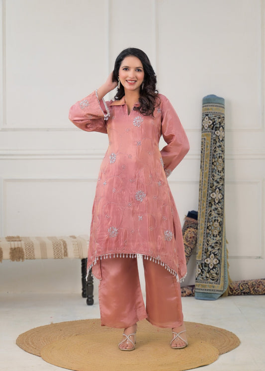 Izhar – Pink Tissue Shimmer Coord Set with Pearl-Embellished Hemline & Embroidered Collar Kurta