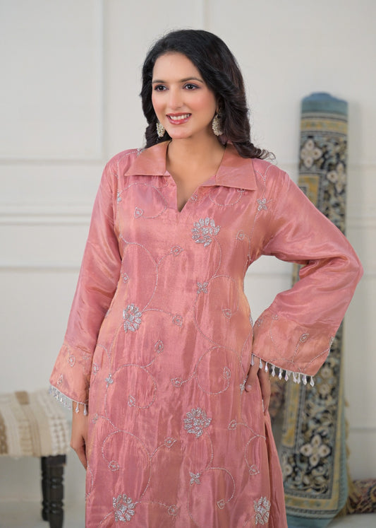 Izhar – Pink Tissue Shimmer Coord Set with Pearl-Embellished Hemline & Embroidered Collar Kurta