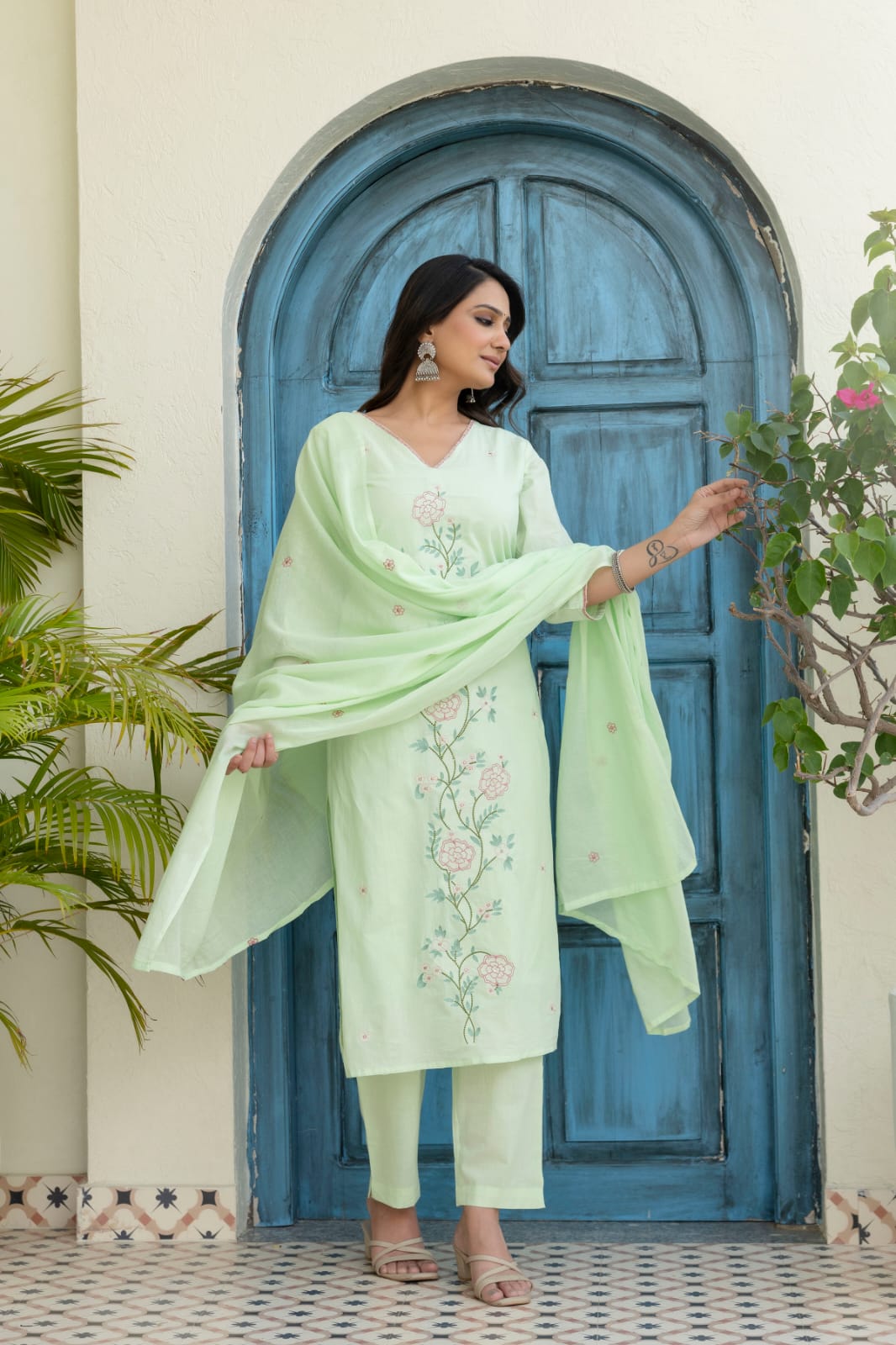 Husn-e-Akhir – Mint Green & Pink Floral Thread Embroidered Straight Suit Set with Dupatta | Office Ethnic & Casual Wear for Women